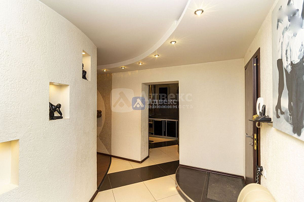 Квартира 3-комн., 160 м² Квартира 3-комн., 160 м²