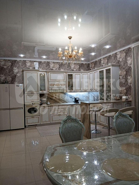 Коттедж 200 м²