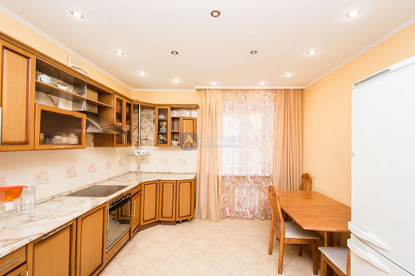 Квартира 3-комн., 107.7 м²