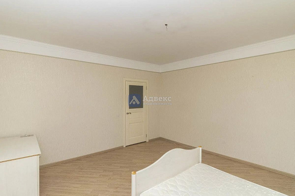 Квартира 3-комн., 123.7 м²