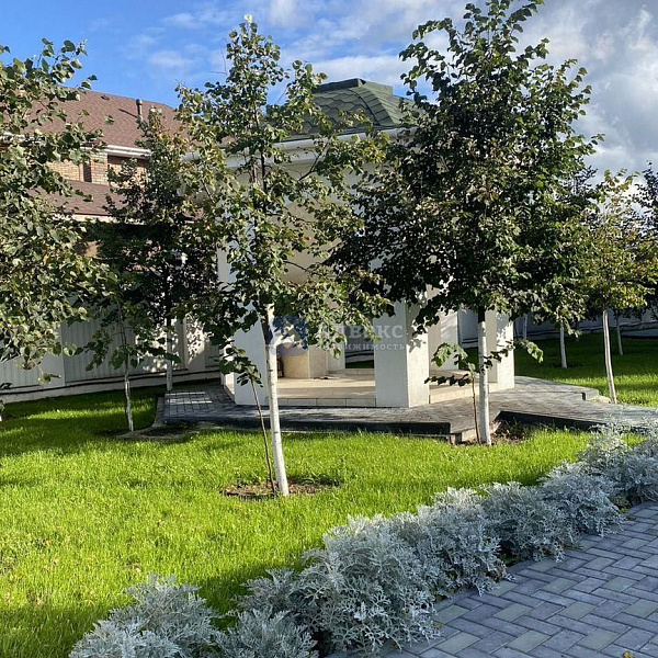 Коттедж 410 м²