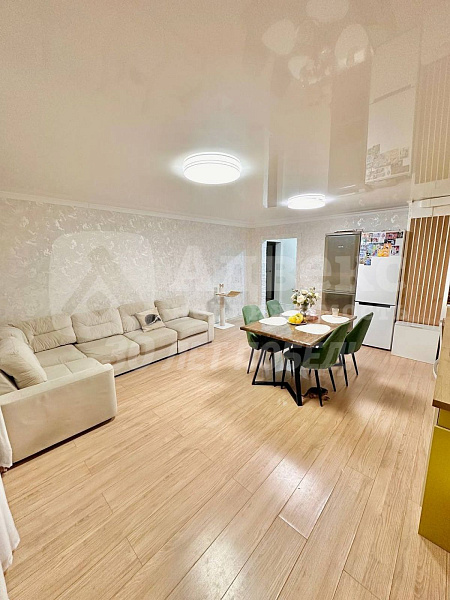 Квартира 2-комн., 76.8 м²