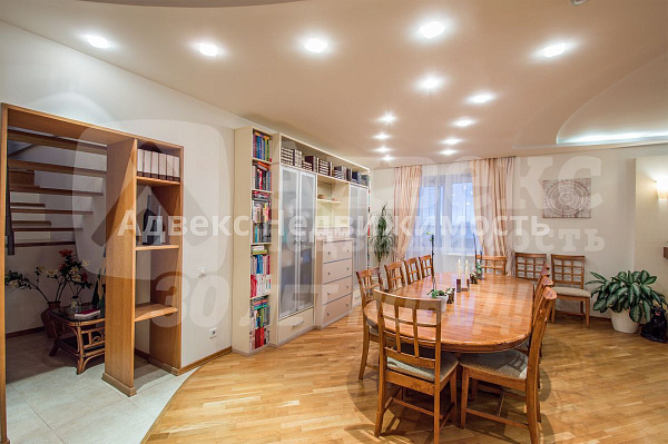 Квартира 4-комн., 185.3 м²