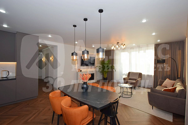 Квартира 2-комн., 97 м²