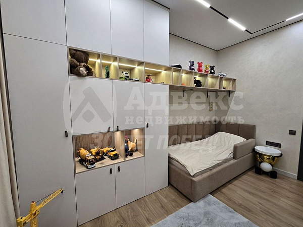 Квартира 2-комн., 100 м²