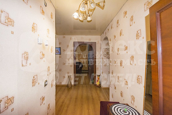 Квартира 4-комн., 90 м²