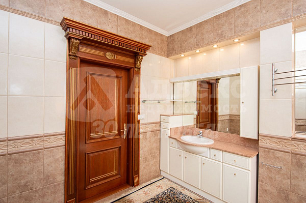 Дом, 275 кв.м.