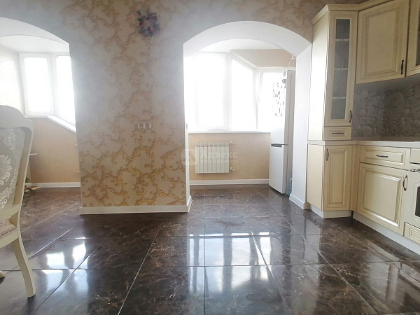 Квартира 3-комн., 145.1 м²