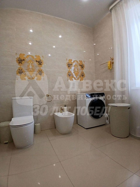 Коттедж 200 м²