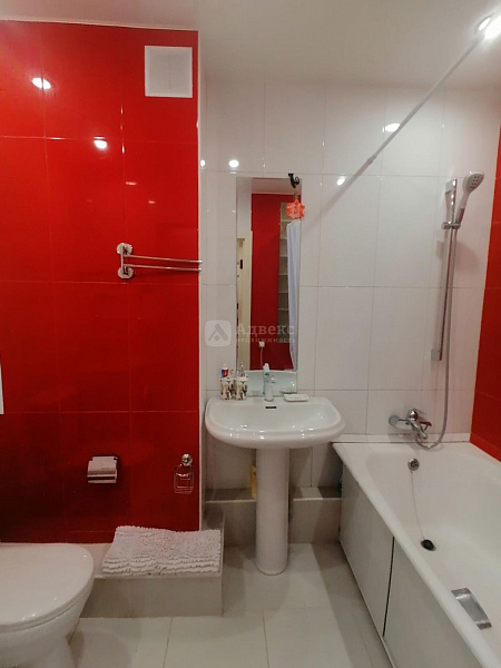 Квартира 3-комн., 145.1 м²