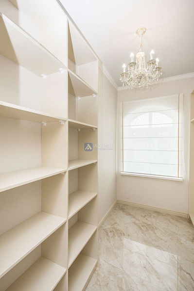 Коттедж 410 м²