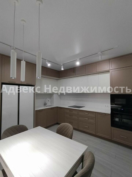 Квартира 3-комн., 120 м²