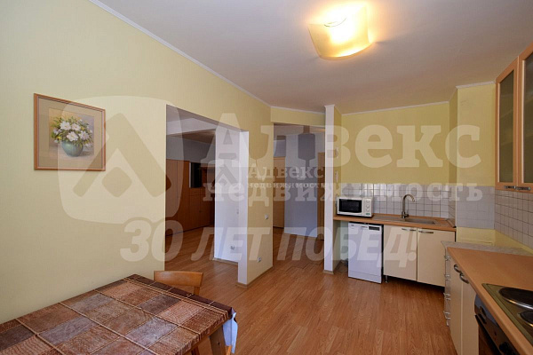 Квартира 3-комн., 101.3 м²