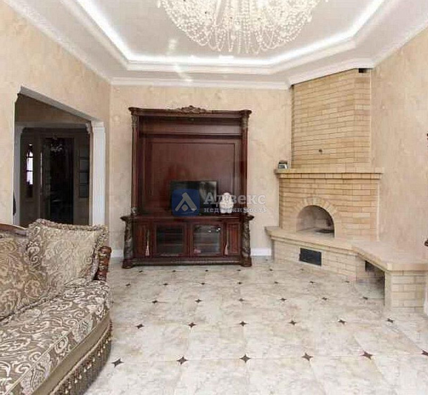 Коттедж 260 м²