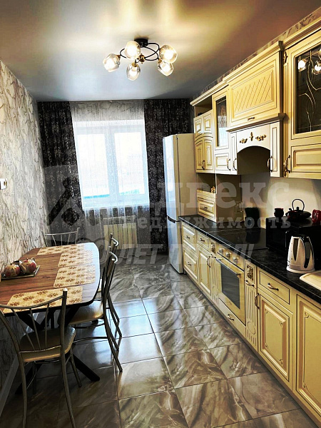 Квартира 2-комн., 65 м²