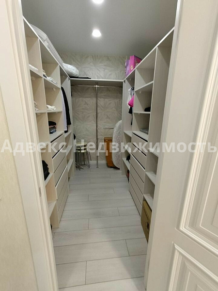 Квартира 3-комн., 120 м²