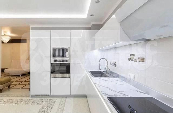 Квартира 3-комн., 126 м²