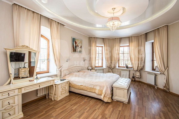 Коттедж 190 м²