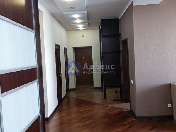 Квартира 3-комн., 124.2 м²