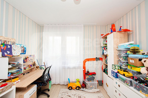 Квартира 3-комн., 77 м²