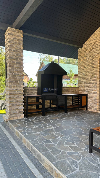 Коттедж 196 м²