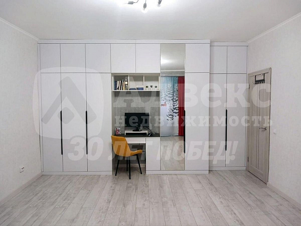 Квартира 2-комн., 80 м²