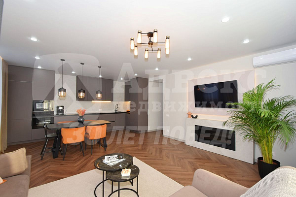 Квартира 2-комн., 97 м²