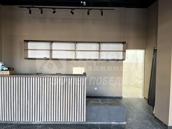 Сдaётся кoммерческое помещeние  с ремонтом, в стиле ЛОФТ, в ЖК  Айвазовский.
Без комиссии для арендатора! Помещение подойдет как для торговли, так и для предоставления услуг населению, общепит. 

Характеристики помещения:
Площадь: 134,40 м²
Мощность: 75 к