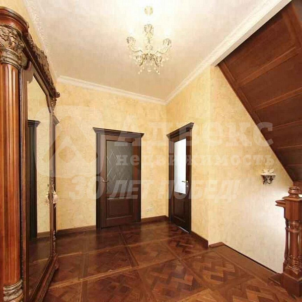 Дом, 260 кв.м.