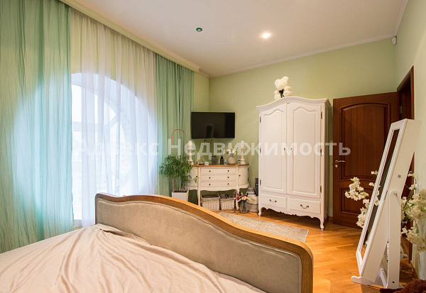 Квартира 4-комн., 185.3 м²