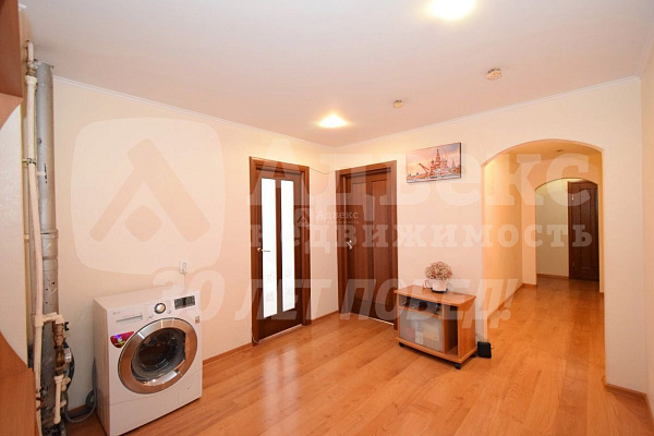 Квартира 3-комн., 91 м²