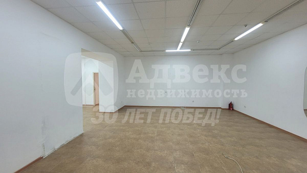 Сдам в аренду помещение свободного назначения в Заречной части города, микрорайон Югра. 
Расположено на 1-м этаже жилого кирпичного дома. Рядом - парковка на 40 мест.
Подойдет под офис, детский центр, ПВЗ, аптеку, фитнес, мастерскую и другие виды деятельн