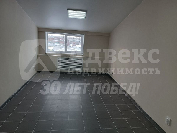Аренда  помещения  19 квадратных метров.   Помещение расположено на 5-м этаже. На этаже имеются современные места общего пользования, включая санитарные узлы и зону ожидания с кофемашиной.  Вход в помещение осуществляется круглосуточно. Большое  количеств