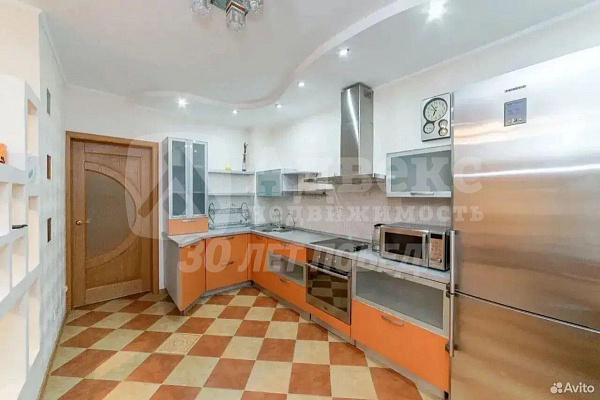 Квартира 2-комн., 70 м²