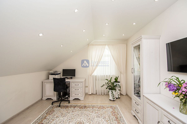 Коттедж 410 м²