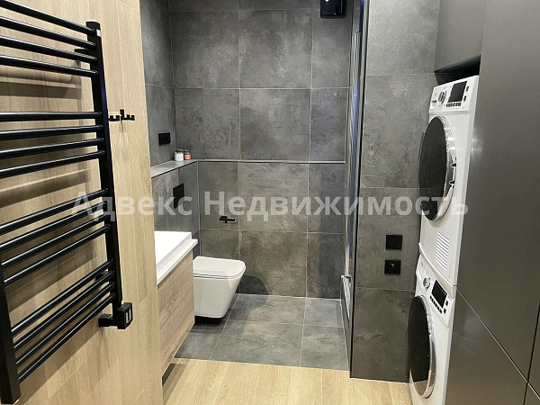 Квартира 3-комн., 130.7 м²