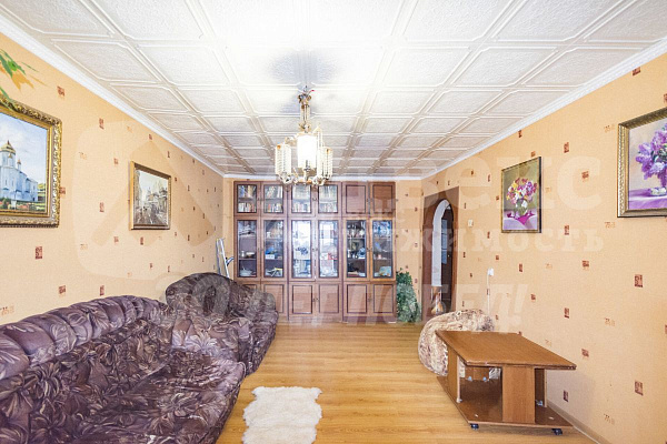 Квартира 4-комн., 90 м²