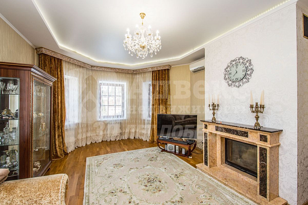 Коттедж 190 м²