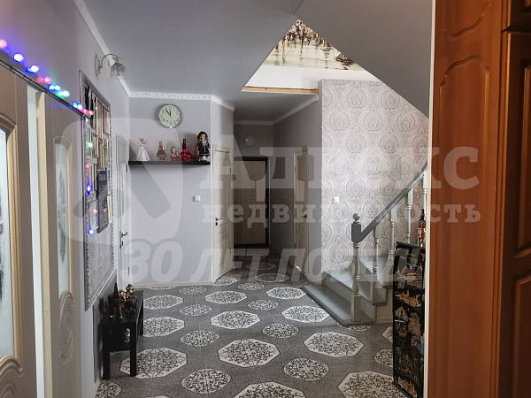 Коттедж 207 м²