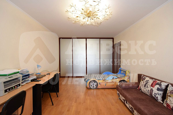 Квартира 3-комн., 91 м²