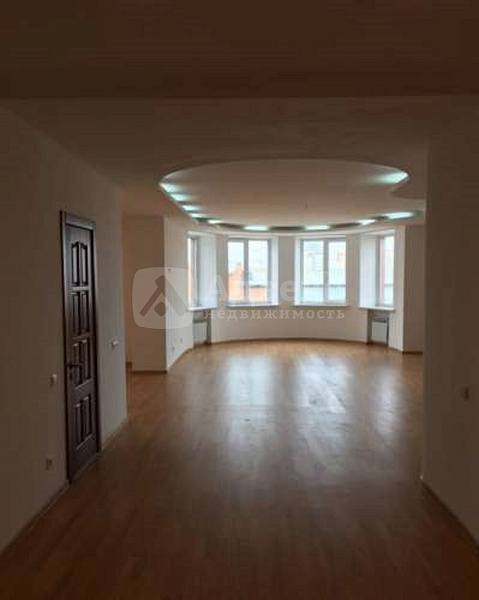 Квартира 5-комн., 252 м²