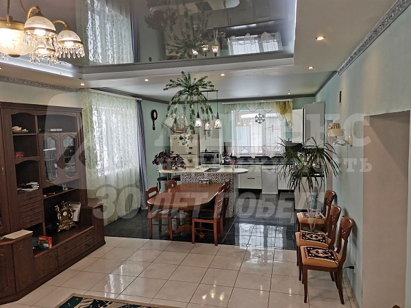 Коттедж 207 м²