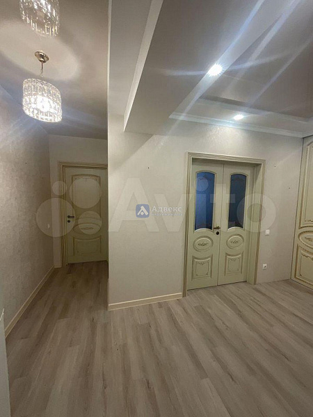 Квартира 2-комн., 76 м²