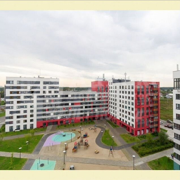 Квартира 3-комн., 90 м²