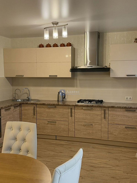 Квартира 3-комн., 72 м²