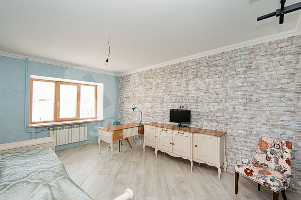 Квартира 2-комн., 80 м²