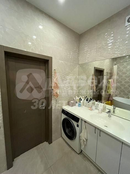 Квартира 3-комн., 122 м²