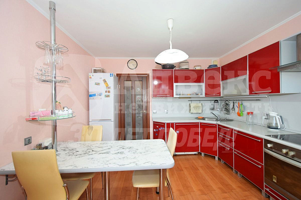 Квартира 3-комн., 91 м²
