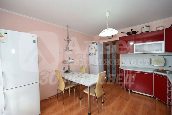 Квартира 3-комн., 91 м²