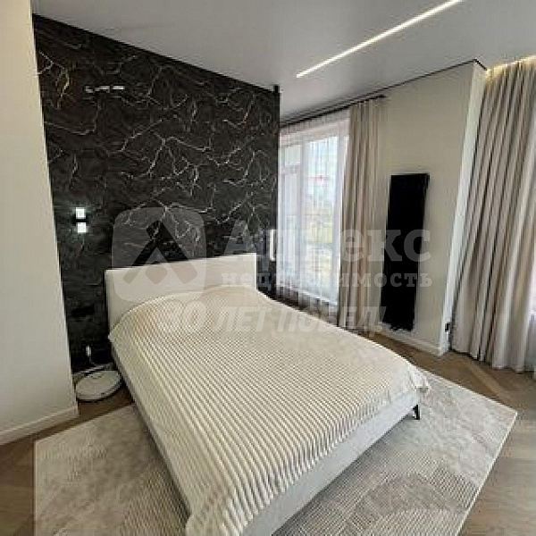 Квартира 2-комн., 82 м²